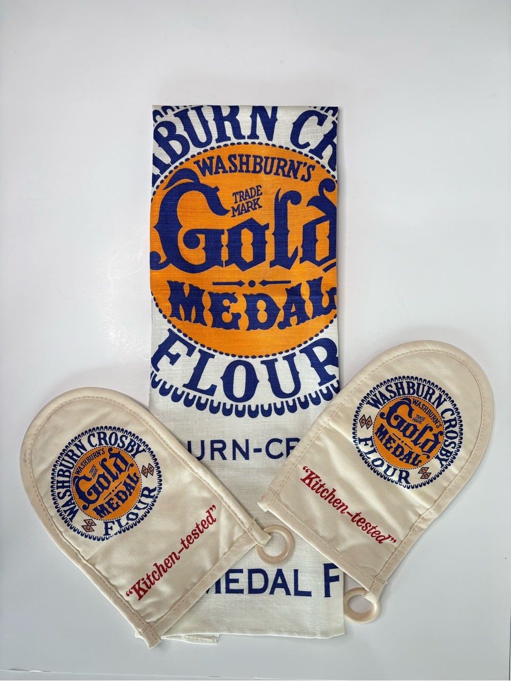 Linen Gold Medal Flour Tea Towel and Oven Mitt Set